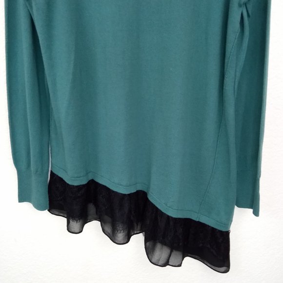 LOGO Sz Medium Green Crew Neck Asymmetrical Lace Hem Sweater - Picture 10 of 10